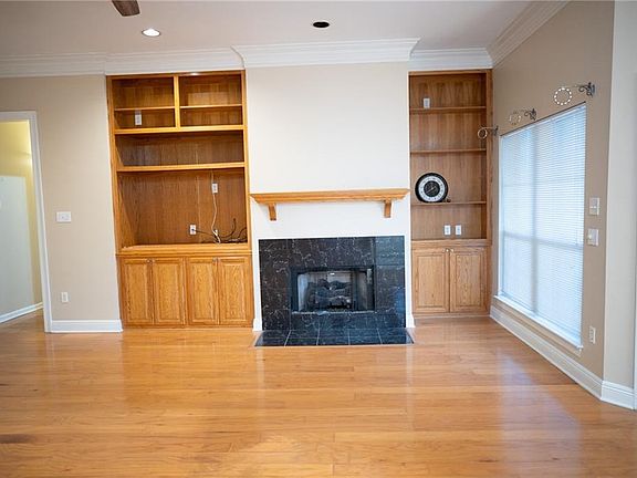 3rd image of 16036 W Lakepoint Ct