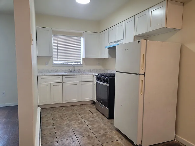 15 Reserve Ave — Photo 7