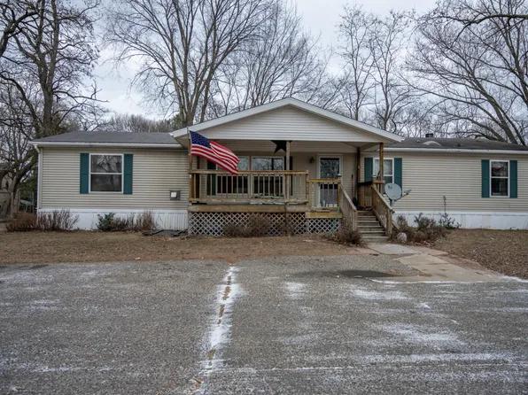 306 Julius Ln, Lyndon Station, WI 53944