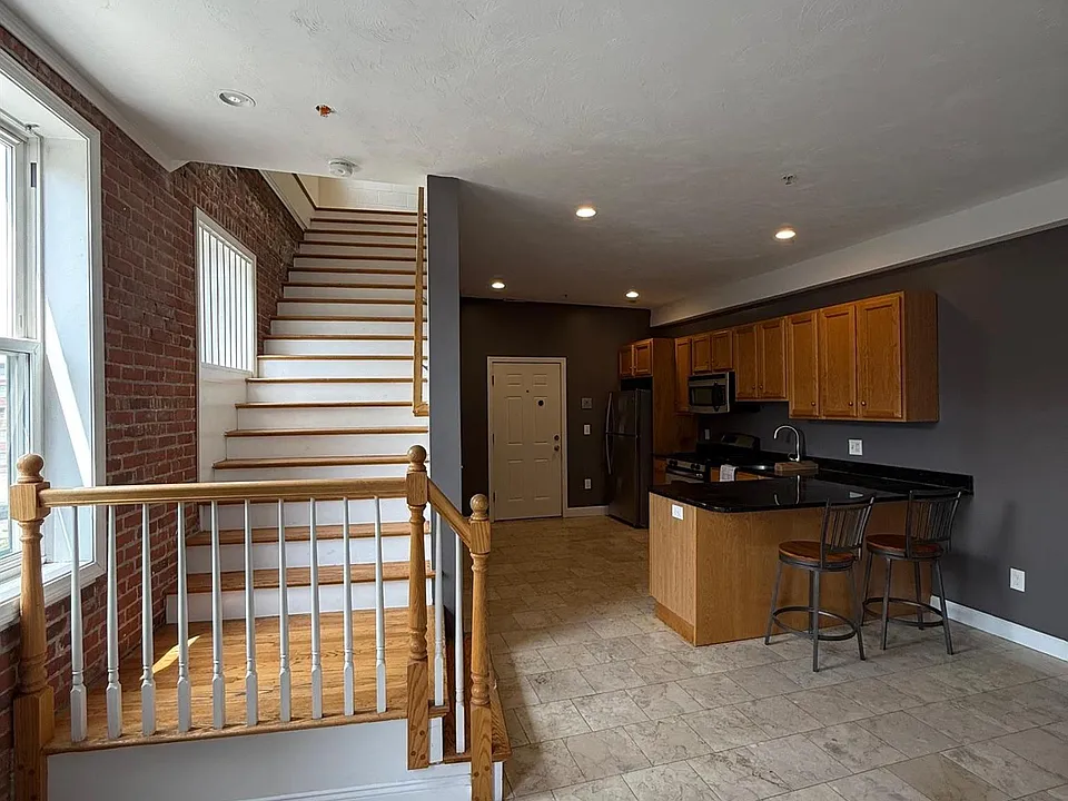 61 Exchange St #11