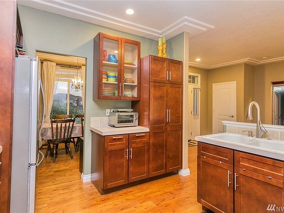 5th image of 7896 Blue Jay Dr NE