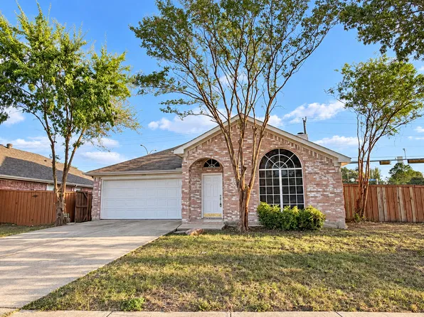 1000 Brook Canyon Dr, Arlington, TX 76018