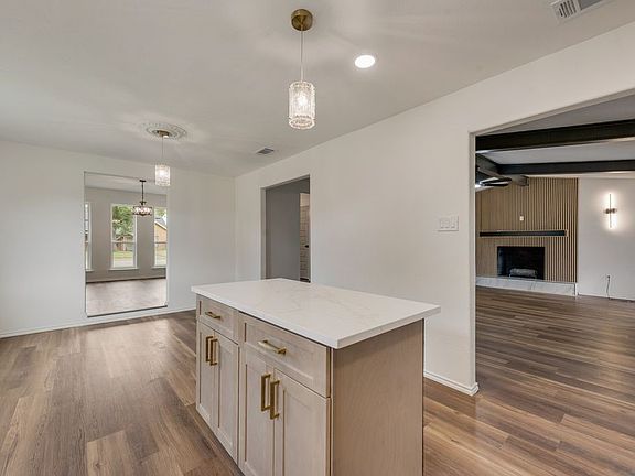 5th image of 3914 Shady Hollow Ln