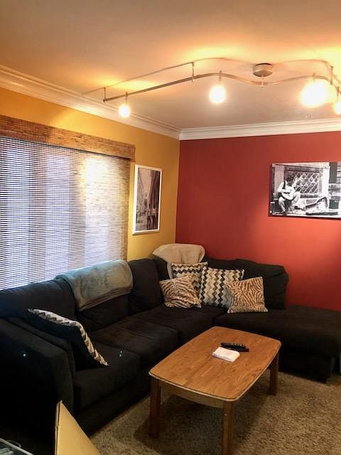 1st image of 5526 N Marmora Ave #1