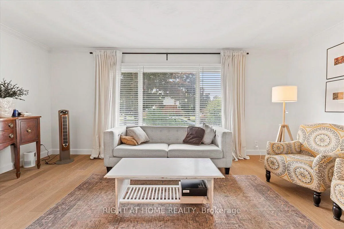 4 bed, $2,800 — Photo 4