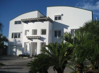 511 Isles End Rd, Tiki Island, TX 77554