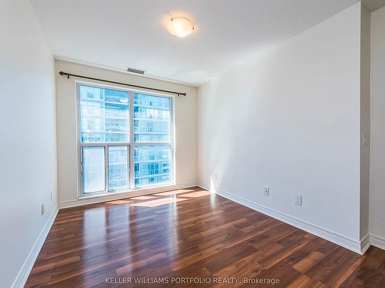 70 Town Centre Ct #806 — Photo 25