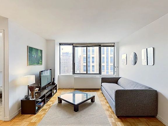 3rd image of 445 5th Ave #28F