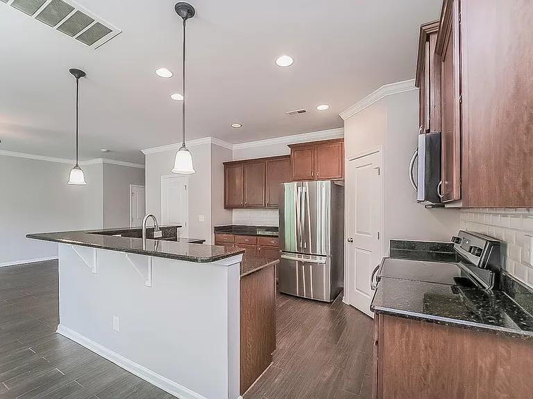 347 Pulaski Dr SW — Photo 9