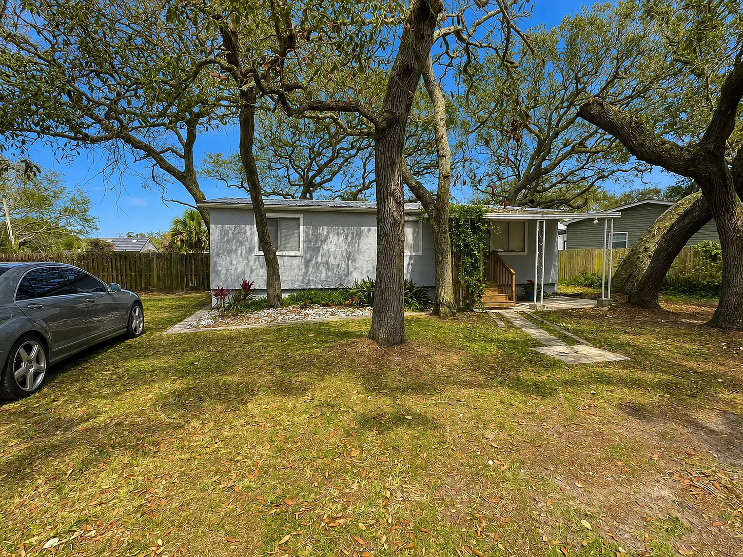 216 Desoto Rd — Photo 1
