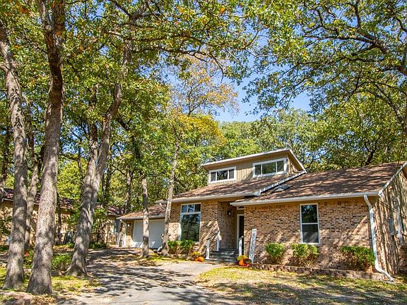 4th image of 535 Hideaway Ln E