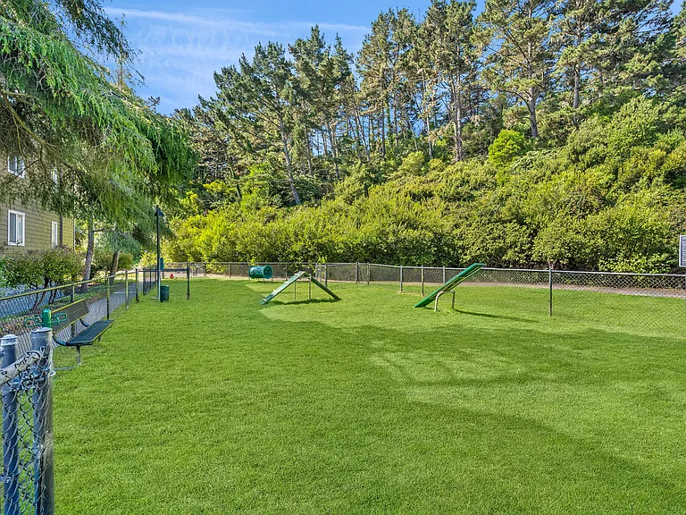 Serramonte Ridge — Photo 27