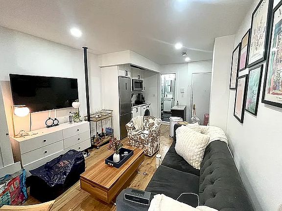 2nd image of 103 Saint Marks Pl #4BB