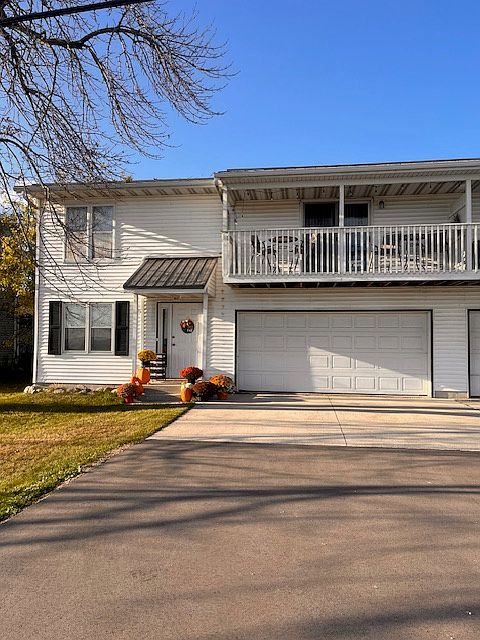 For rent, this half of a duplex