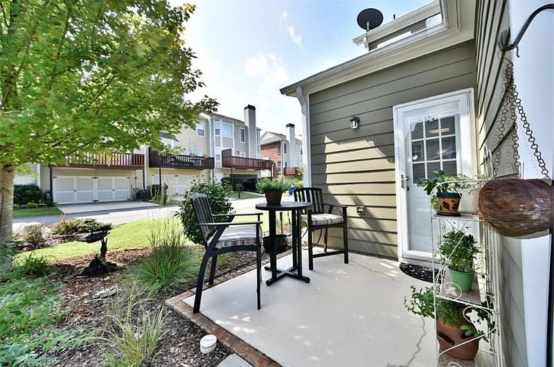 2nd image of 1130 Lake Point Way