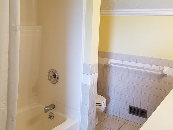 2nd Floor Bathroom