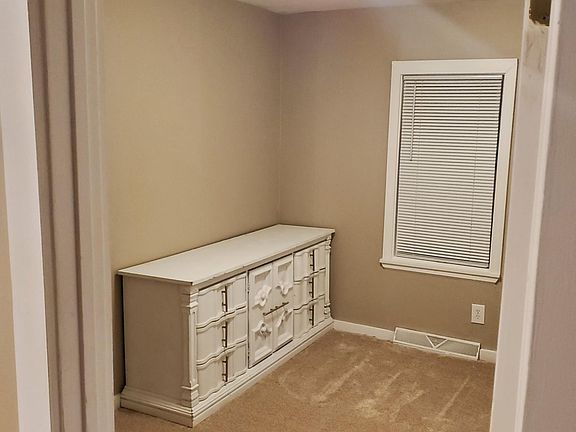 2nd image of 2885 Central Blvd