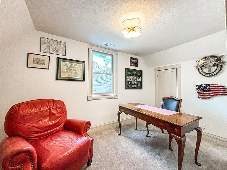 819 N Cedar St — Photo 26