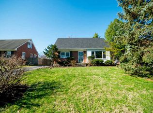 3724 Glenmeade Rd, Louisville, KY 40218