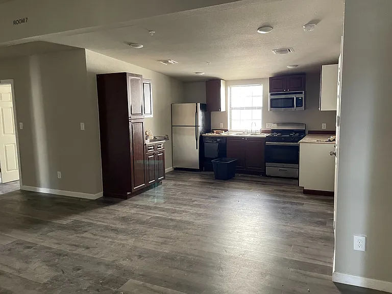 1010 W 25th St — Photo 51