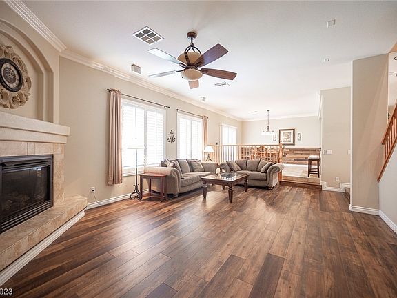 3rd image of 7917 Orchard Port Ave