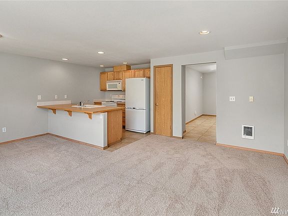 4th image of 15223 41st Ave E