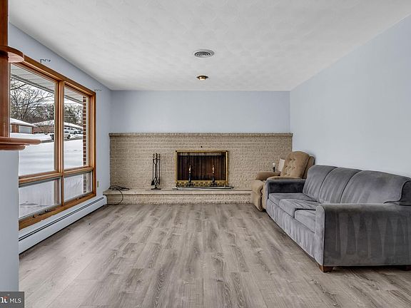 2nd image of 1361 Norton Rd