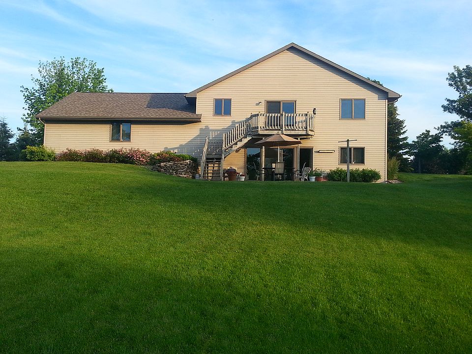 1st image of 684 Millbrook Dr