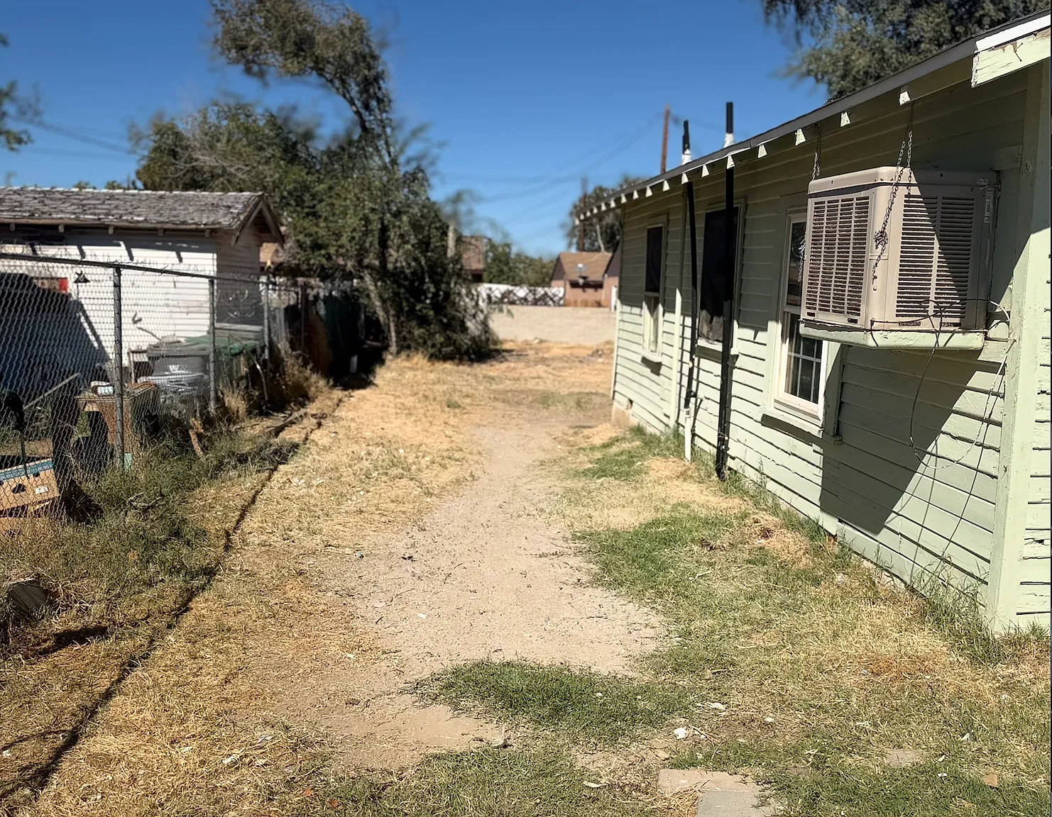 3 bed, 1000 sqft, $2,395 — Photo 3