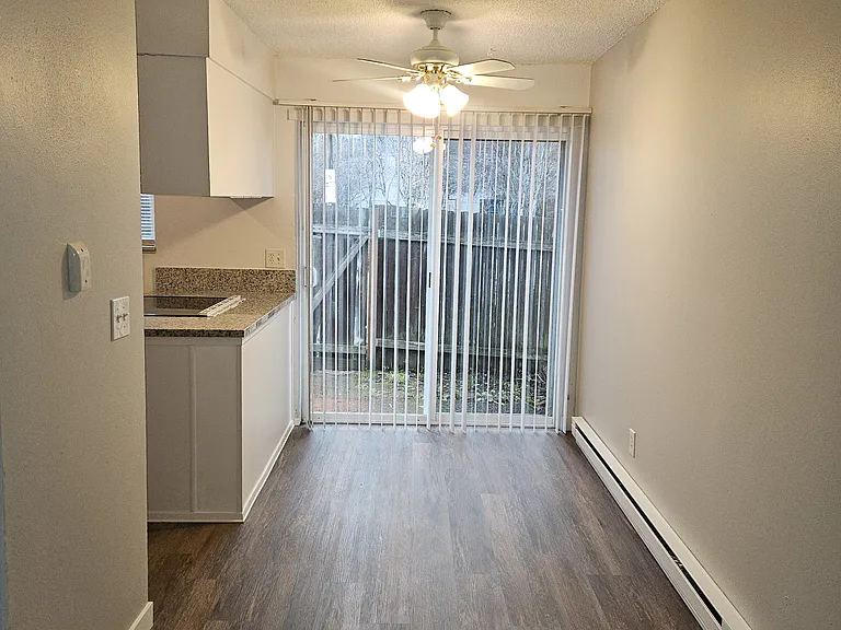 Country Lane Apartments — Photo 3