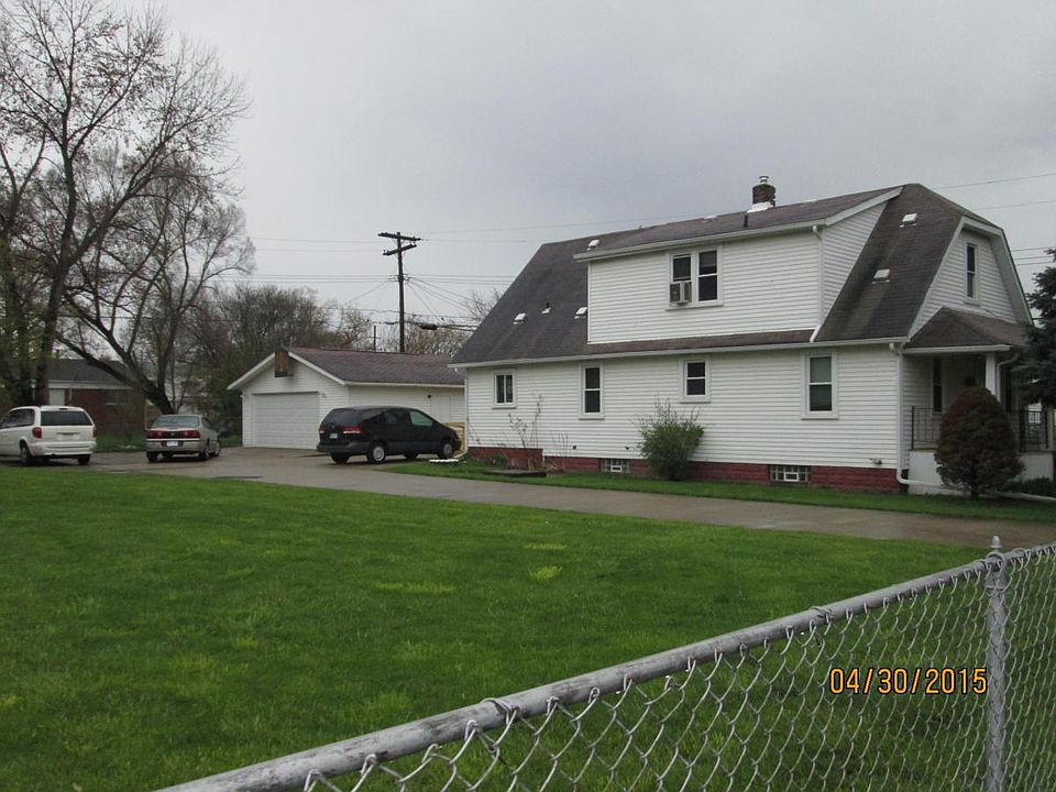 1st image of 839 Calder Ave