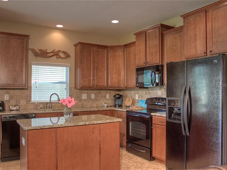 8525 Karpeal Dr — Photo 7