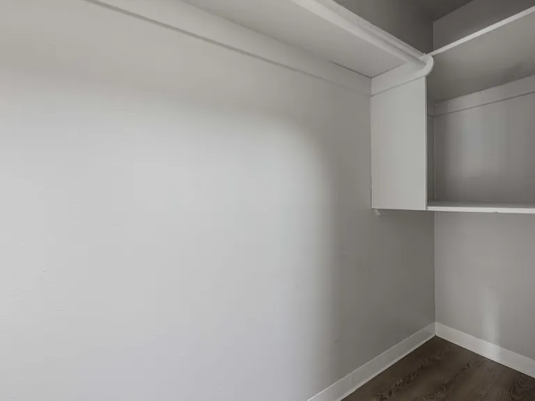 Nevada Villa Apartments — Photo 8