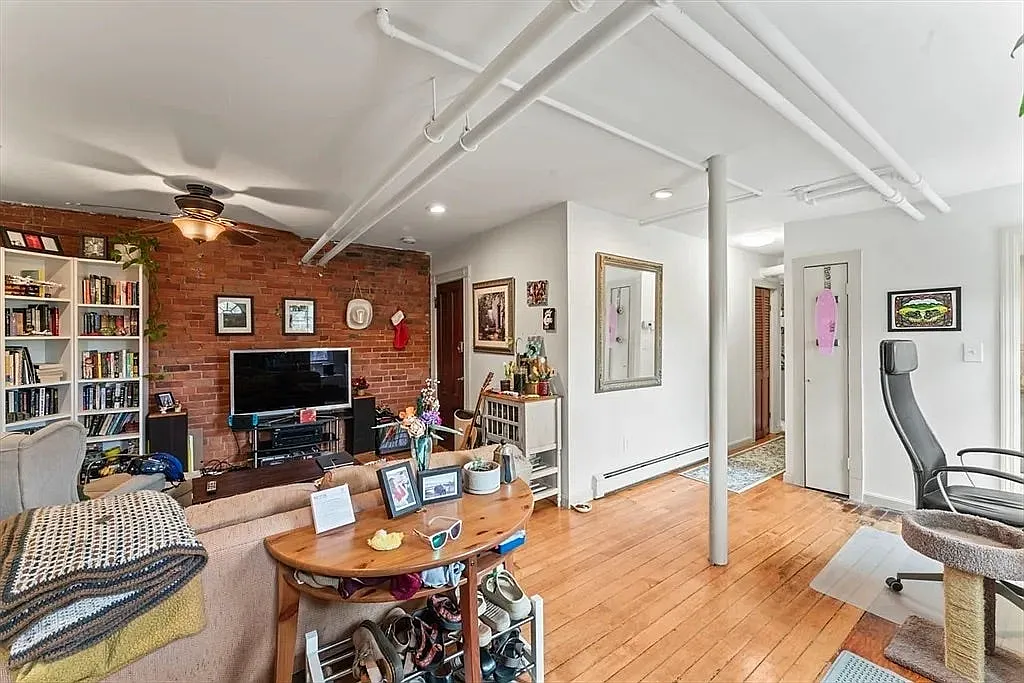 388 Arborway — Photo 3