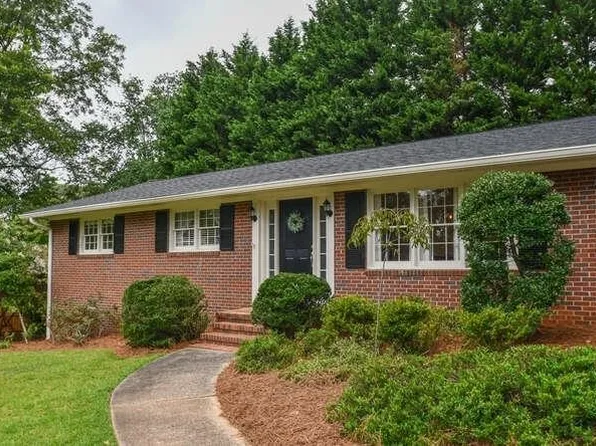 300 Holly Ln, Gainesville, GA 30501