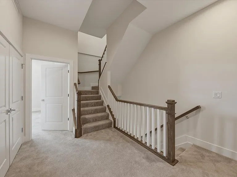 3912 Edwards Rd — Photo 47
