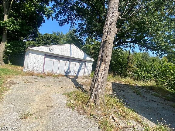 2nd image of 10713 Lee Ave