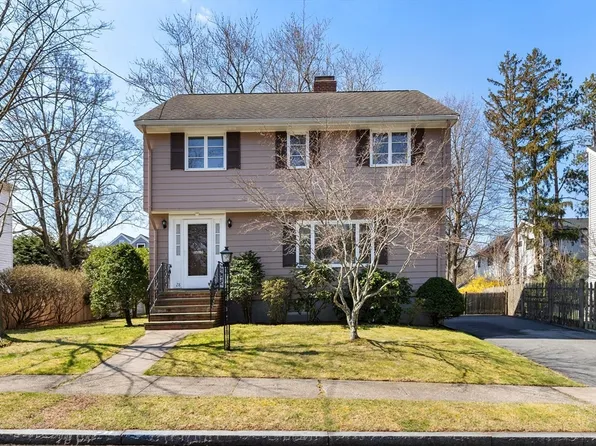 28 Garfield Ave, Winchester, MA 01890