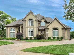 1132 S 185th Cir, Omaha, NE 68130