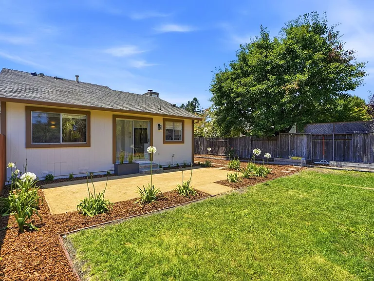 1775 Northstar Dr — Photo 24