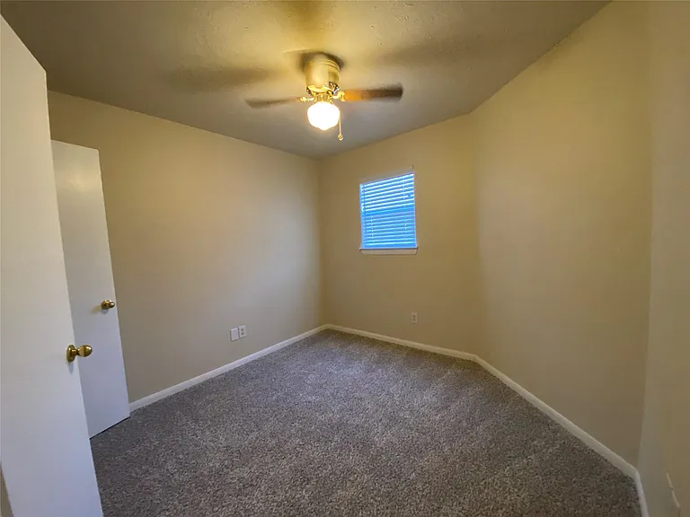 311 Willowick St — Photo 10