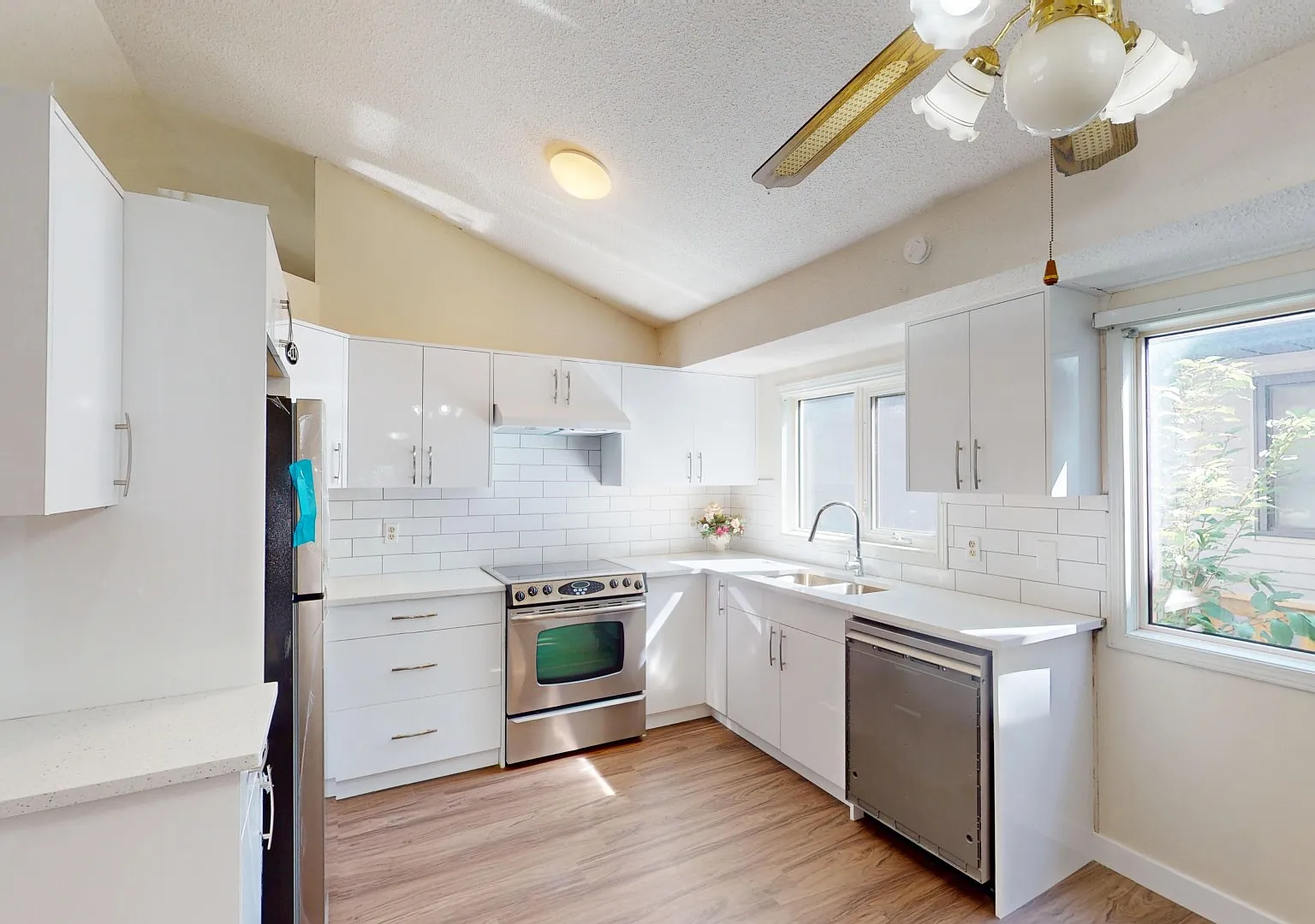 37 Martingrove Way Ne — Photo 1