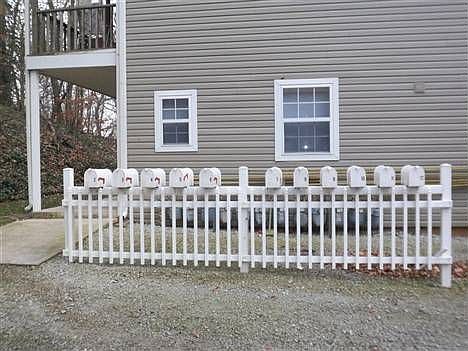 5th image of 401 Forest Ln