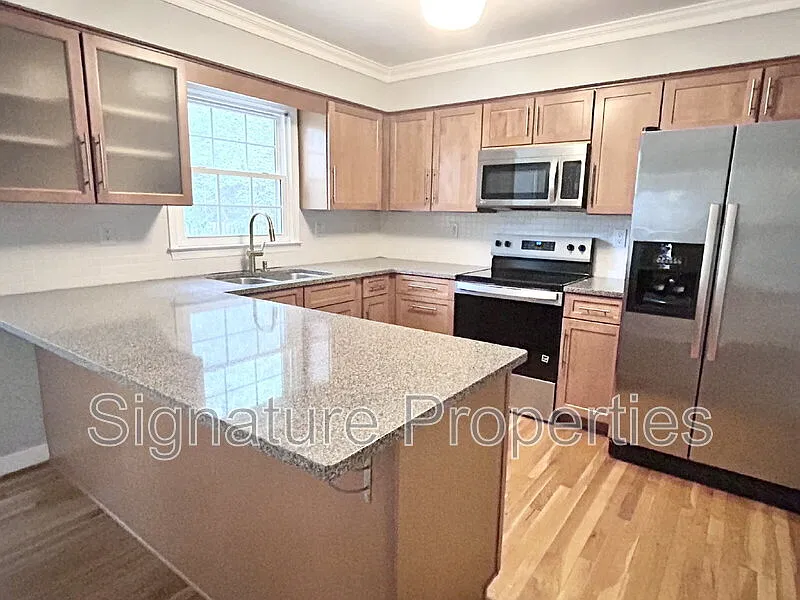 4 bed, 2.5 bath, 1849 sqft, $2,700 — Photo 3