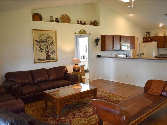 3rd image of 1012 NE Juanita Pl