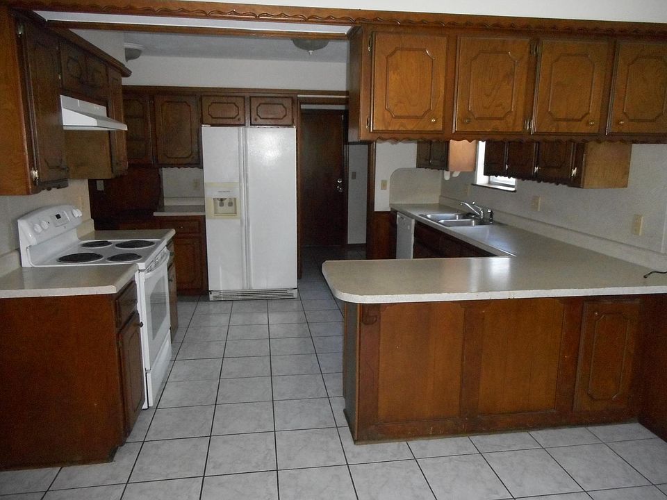 2nd image of 5009 SE 58th St