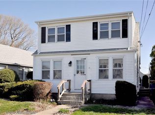 15 Walcott Ave, Narragansett, RI 02882