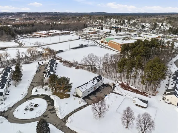 91 Frederick St APT 77, Dracut, MA 01826