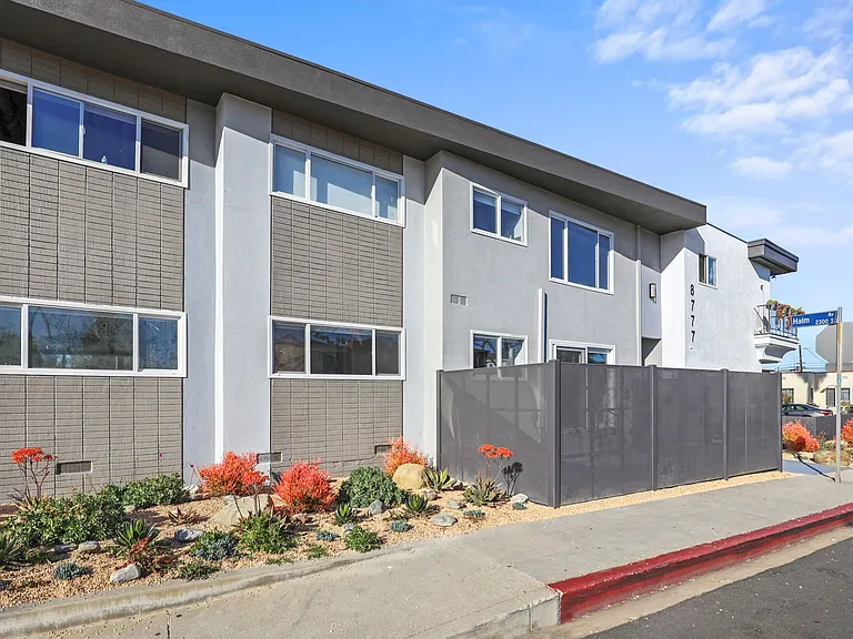 8777 Cadillac Avenue Apartments — Photo 32