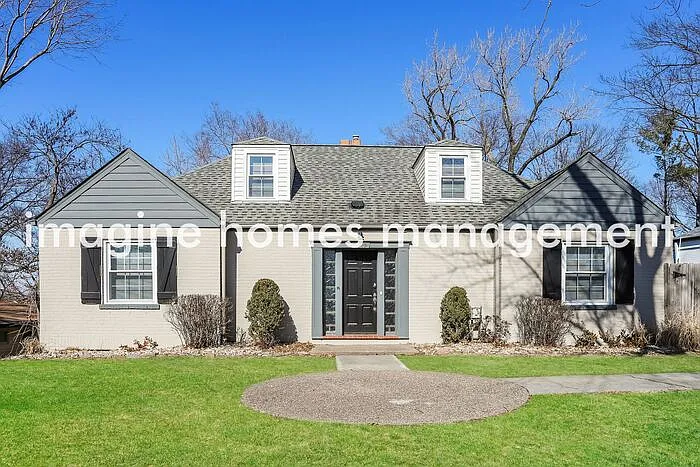1115 Grandview Dr — Photo 1